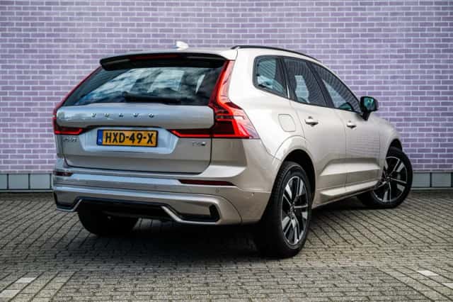Volvo XC60 (2025) thumbnail 2