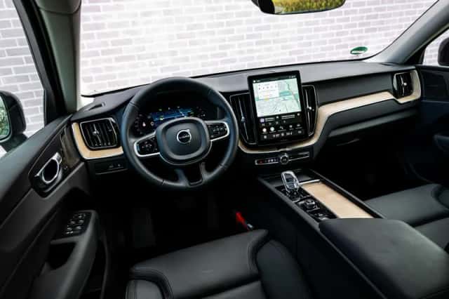 Volvo XC60 (2025) thumbnail 11