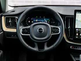 Volvo XC60 thumbnail 3