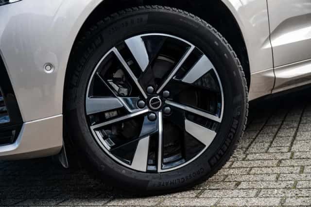Volvo XC60 (2025) thumbnail 40