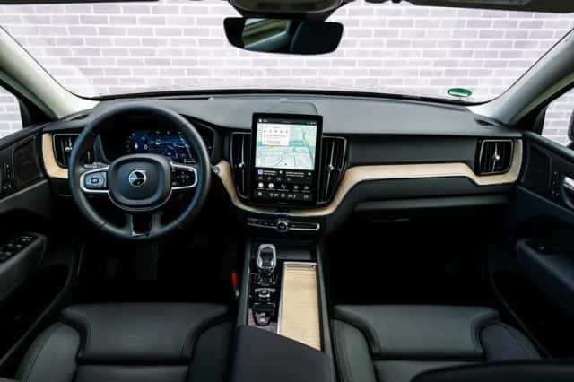 Volvo XC60 (2025) thumbnail 5
