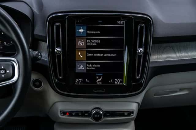 Volvo XC40 (2018) thumbnail 11