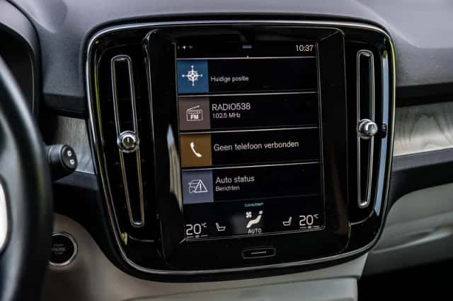 Volvo XC40 (2018) thumbnail 17