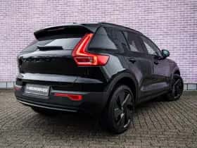 Volvo EX40 thumbnail 2