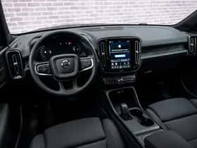 Volvo EX40 thumbnail 11