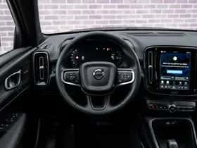 Volvo EX40 thumbnail 3