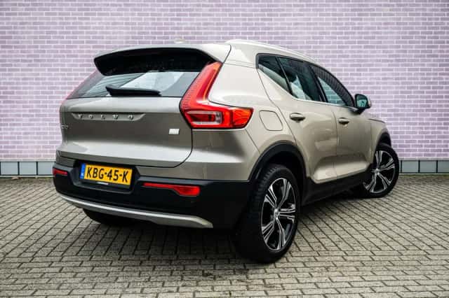 Volvo XC40 (2021) thumbnail 2