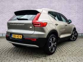 Volvo XC40 thumbnail 2