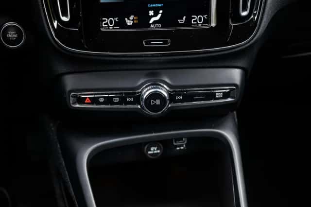 Volvo XC40 (2021) thumbnail 14