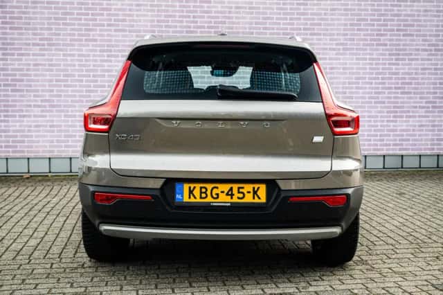 Volvo XC40 (2021) thumbnail 9