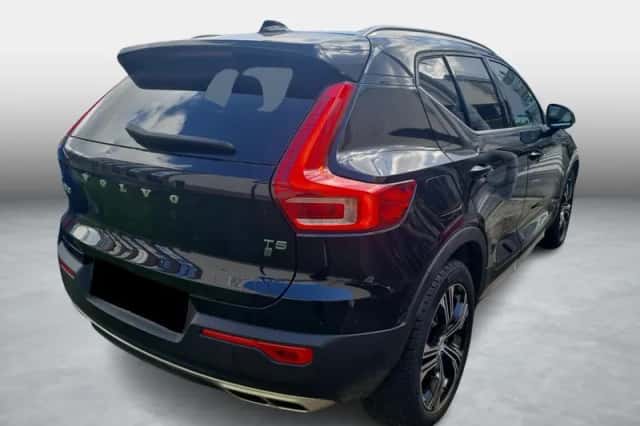 Volvo XC40 (2020) thumbnail 3