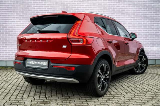 Volvo XC40 (2022) thumbnail 2