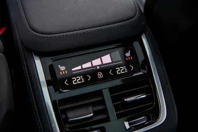 Volvo XC90 (2025) thumbnail 33