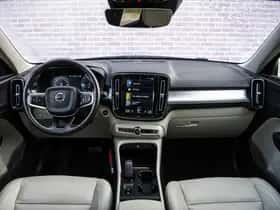 Volvo XC40 thumbnail 5