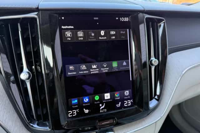 Volvo XC60 (2020) thumbnail 10