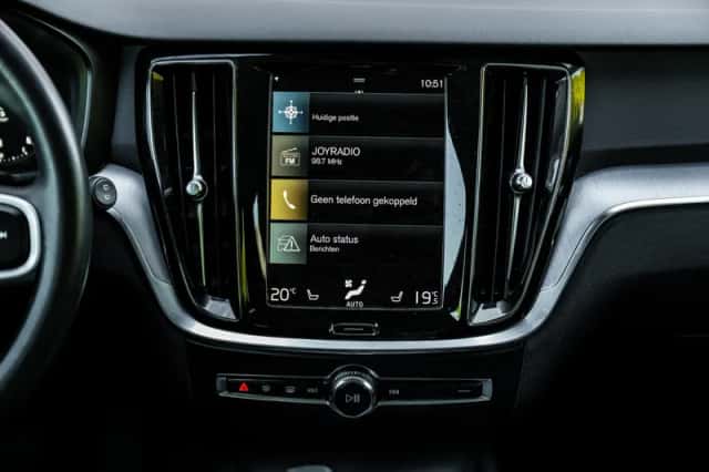 Volvo V60 (2021) thumbnail 11