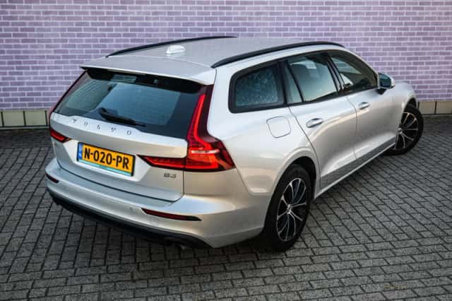 Volvo V60 (2021) thumbnail 15