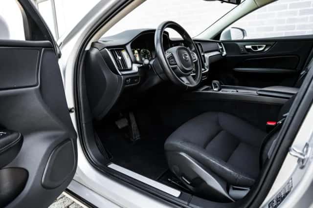 Volvo V60 (2021) thumbnail 16
