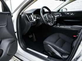 Volvo V60 (2021) thumbnail 16