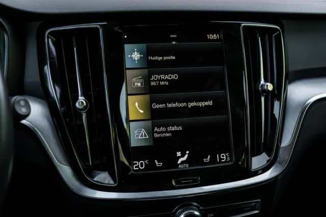 Volvo V60 (2021) thumbnail 17