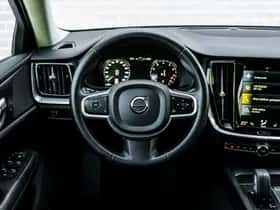 Volvo V60 (2021) thumbnail 3