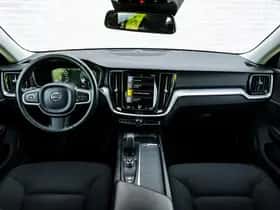 Volvo V60 (2021) thumbnail 5
