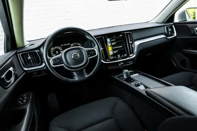 Volvo V60 (2021) thumbnail 10