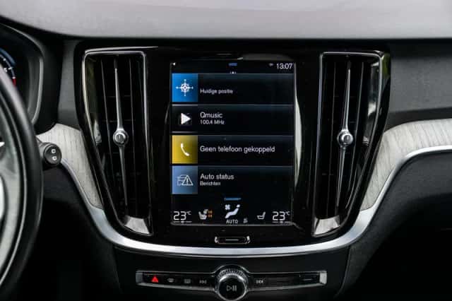 Volvo V60 (2021) thumbnail 13