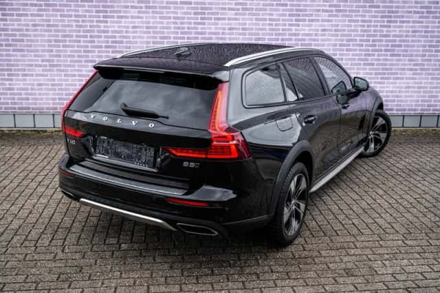Volvo V60 (2021) thumbnail 15