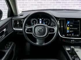 Volvo V60 (2021) thumbnail 3