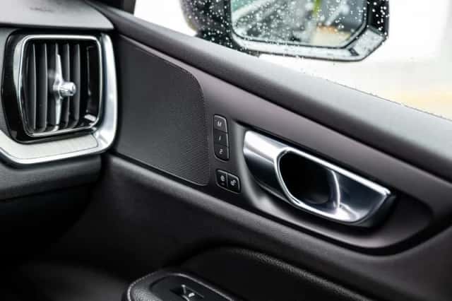 Volvo V60 (2021) thumbnail 22