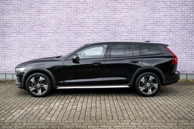 Volvo V60 (2021) thumbnail 4