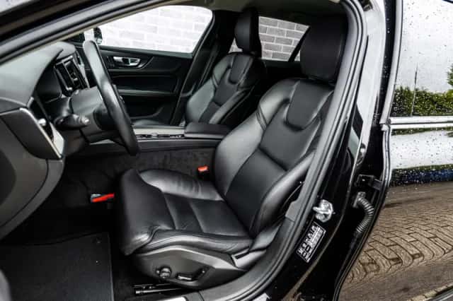 Volvo V60 (2021) thumbnail 6