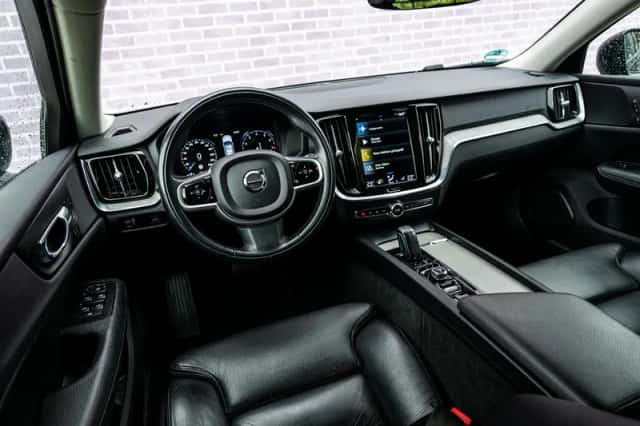 Volvo V60 (2021) thumbnail 10