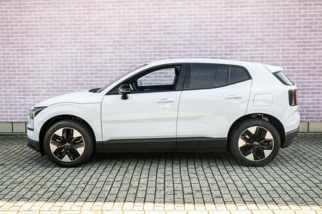Volvo EX30 (2026) thumbnail 4