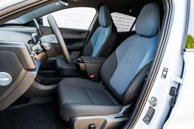 Volvo EX30 (2026) thumbnail 6