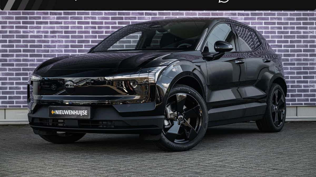 Volvo EX30 (2026) — foto 1