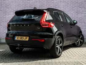 Volvo XC40 thumbnail 2