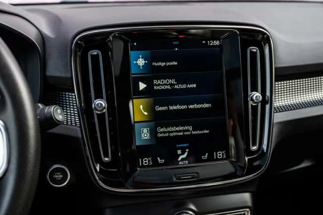 Volvo XC40 (2021) thumbnail 16