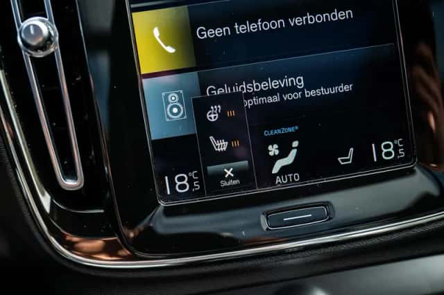 Volvo XC40 (2021) thumbnail 21