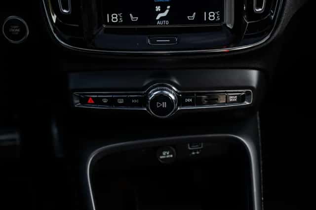 Volvo XC40 (2021) thumbnail 22