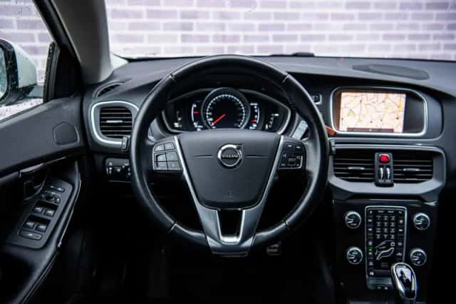 Volvo V40 (2019) thumbnail 2