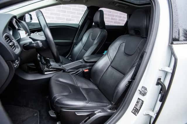 Volvo V40 (2019) thumbnail 5