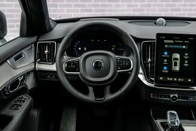 Volvo XC90 (2026) thumbnail 3