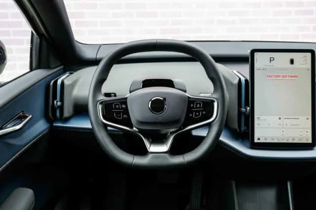 Volvo EX30 (2026) thumbnail 3