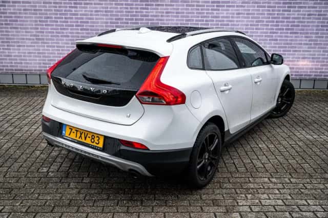 Volvo V40 (2014) thumbnail 13