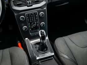 Volvo V40 (2014) thumbnail 15