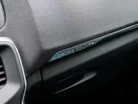 Volvo V40 (2014) thumbnail 16
