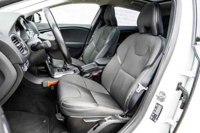 Volvo V40 (2014) thumbnail 6