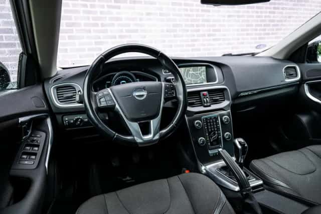 Volvo V40 (2014) thumbnail 9